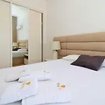 Serenity 18 House By Ici Villa